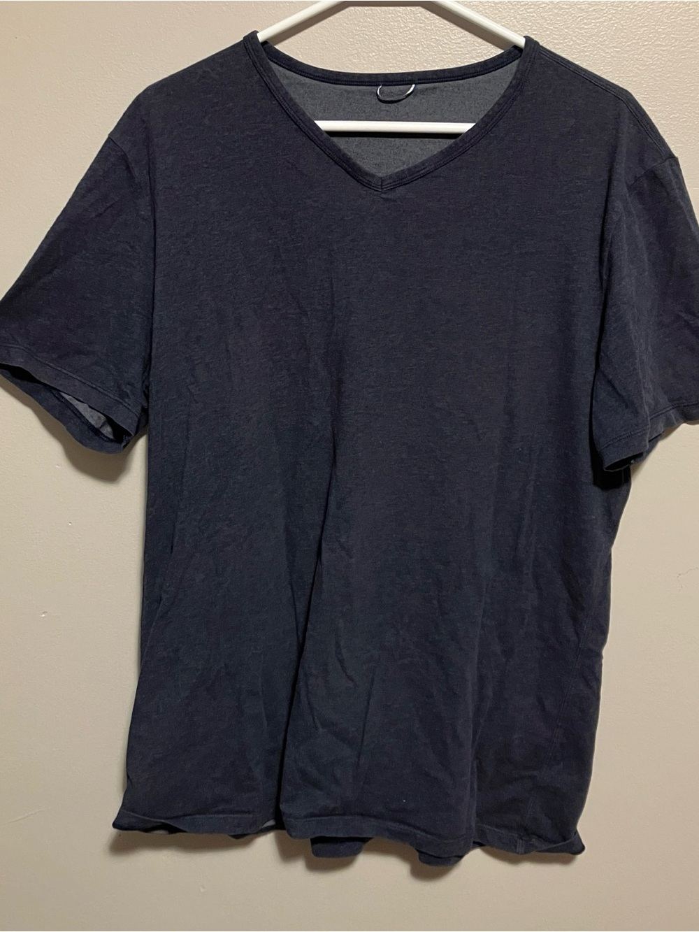 Men’s kit and ace blue charcoal shirt v neck size large